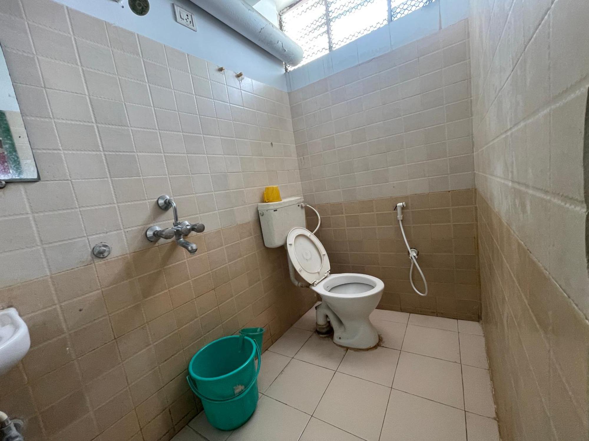 Hotel Pushpashree Near Sea Beach-puri