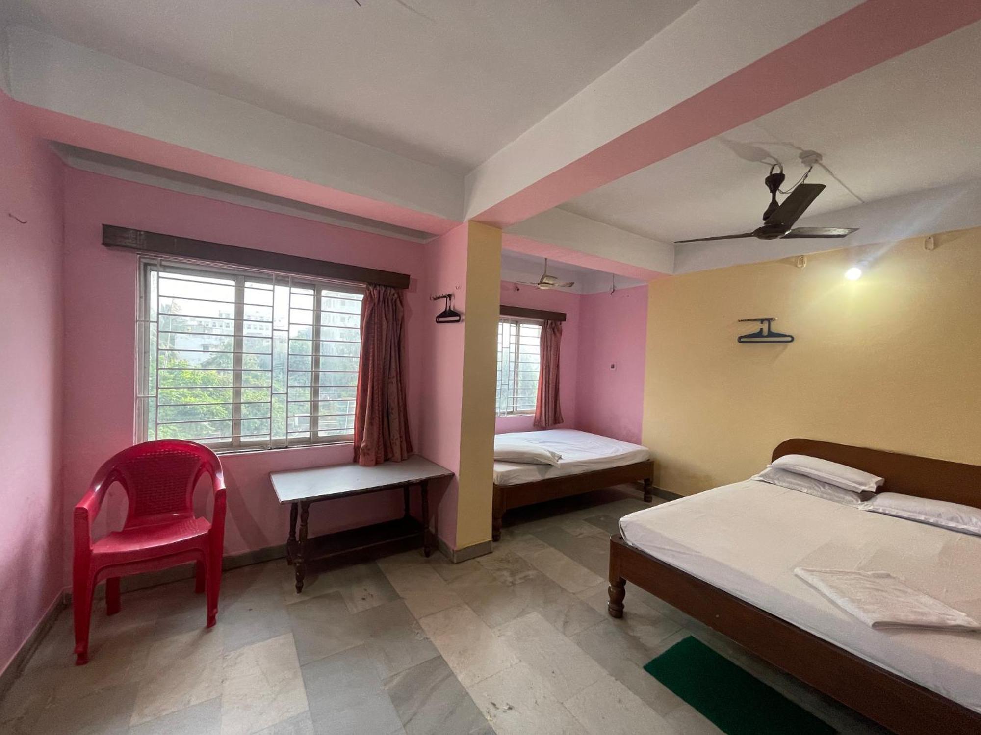 Hotel Pushpashree Near Sea Beach-puri 3*