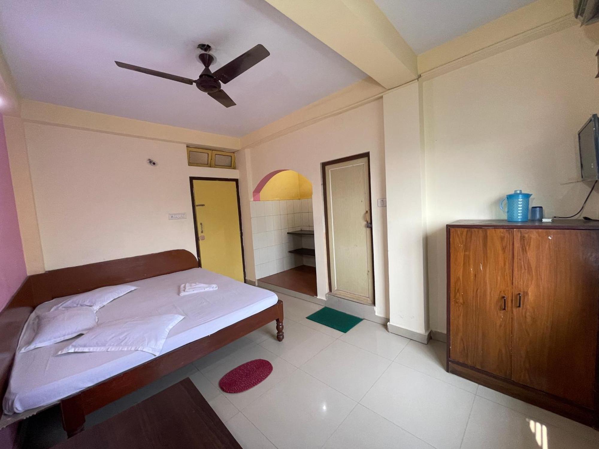 Hotel Pushpashree Near Sea Beach-puri