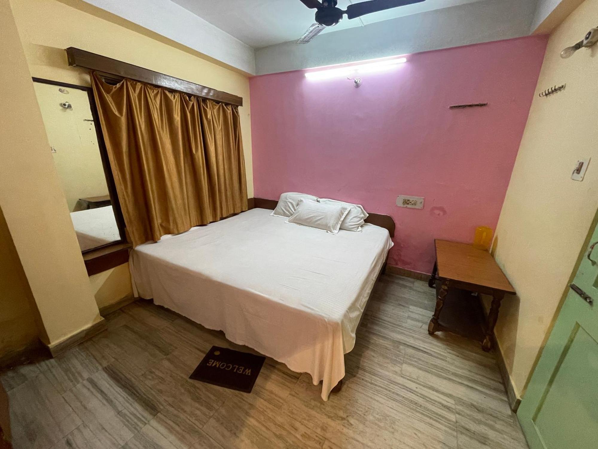 Hotel Pushpashree Near Sea Beach-puri 3*