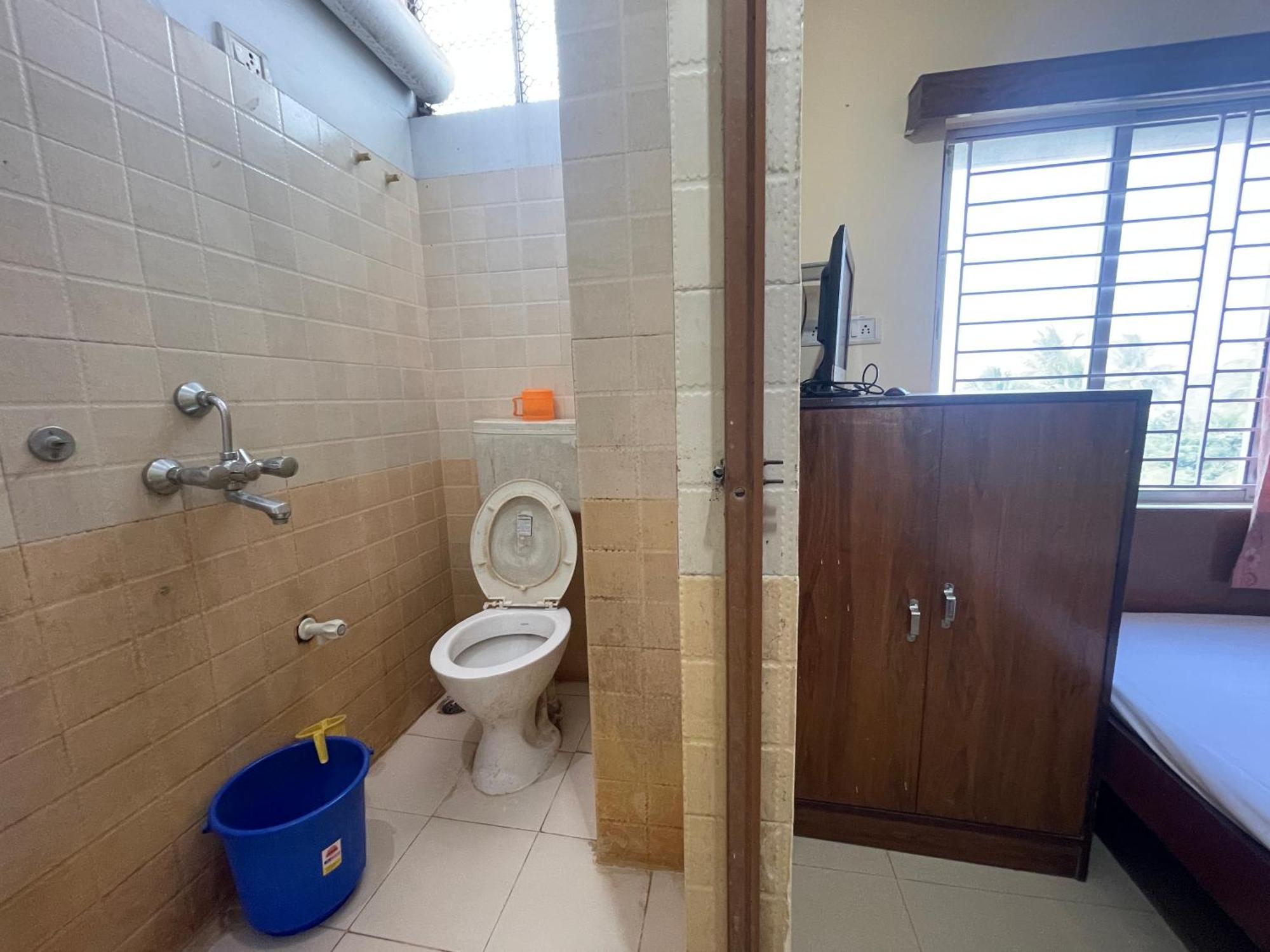 Hotel Pushpashree Near Sea Beach-puri Puri